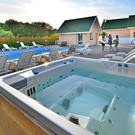 Dom wakacyjny Comfortable Homes, Pool, Jacuzzi, Sauna Osieki (Koszalin)
