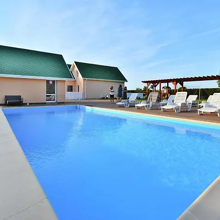 Dom wakacyjny Comfortable Homes, Pool, Jacuzzi, Sauna Osieki (Koszalin)